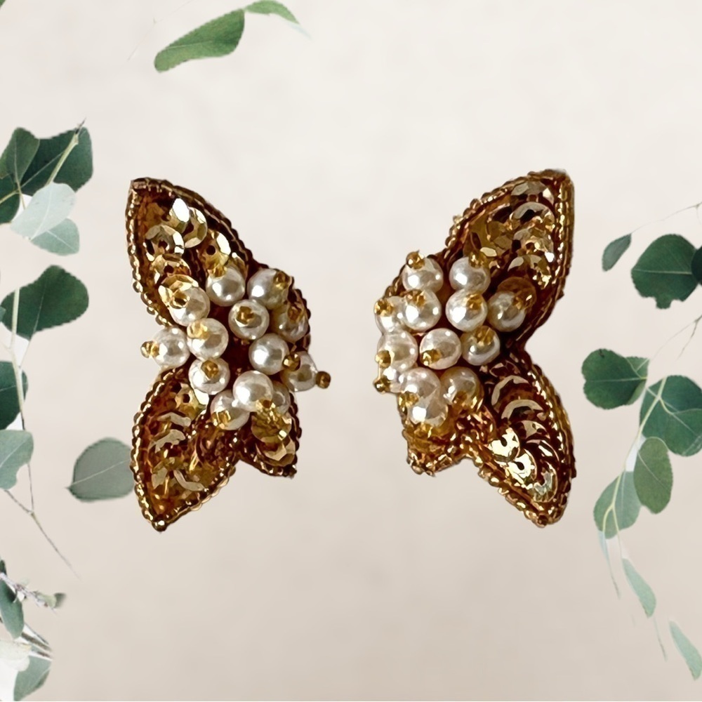 Vintage 1970’s Faux Pearl Sequin Butterfly Clip-on Earrings - Gold Tone‍‍‍‍‍‍‍﻿﻿
